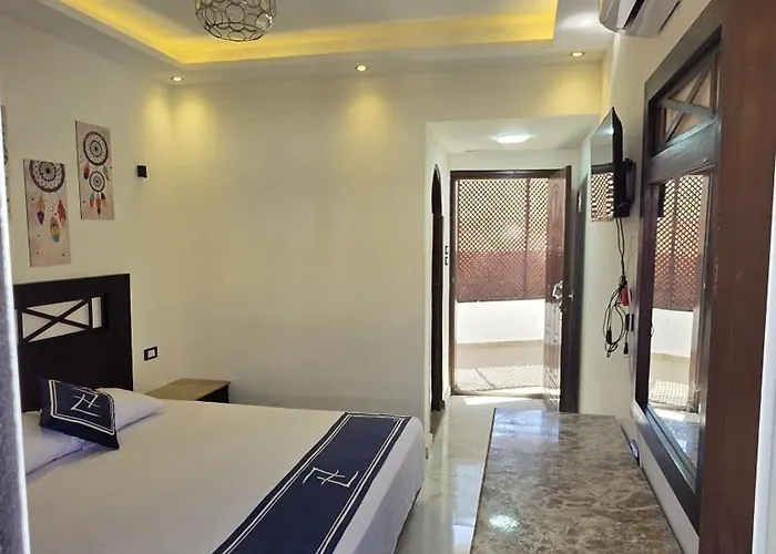 Seven Heaven Diving Center فندق *